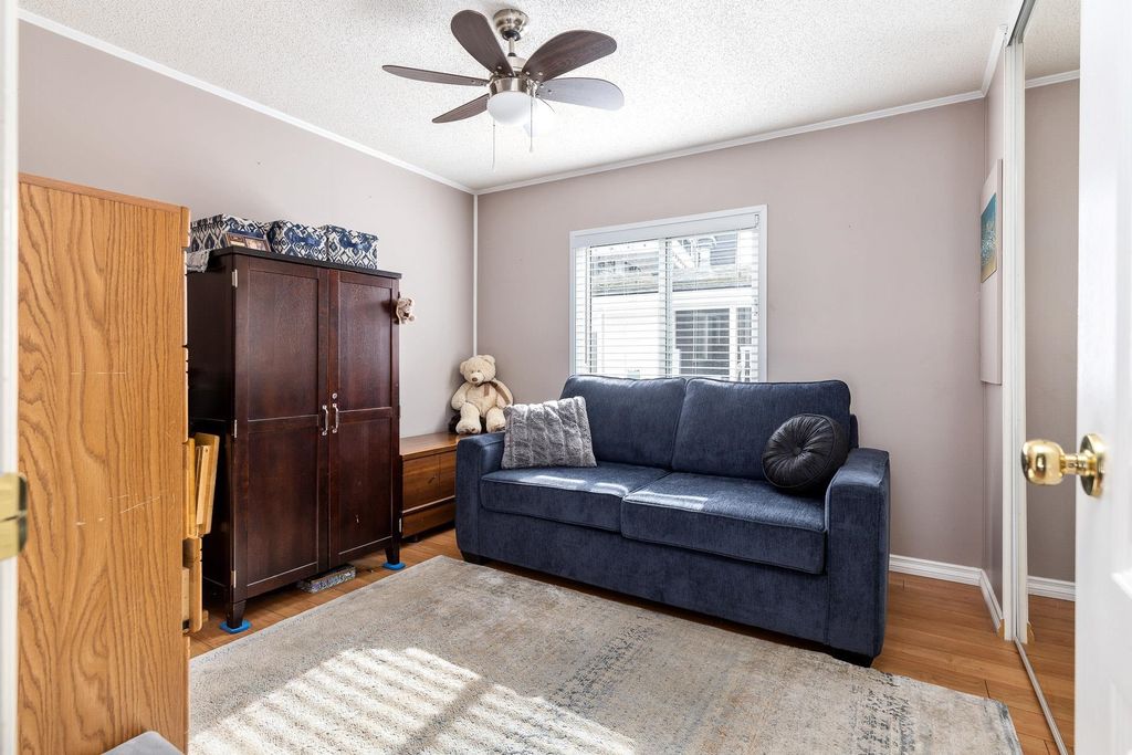 listing image 1103778182757362700