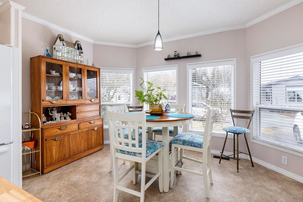 listing image 1104048234112956318