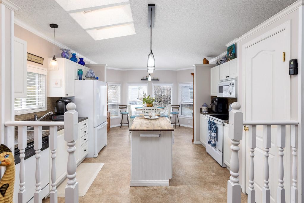 listing image 1100670071712683418