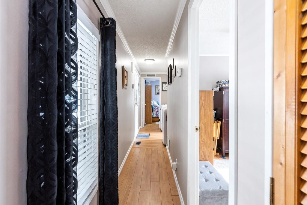 listing image 1100339107617439545