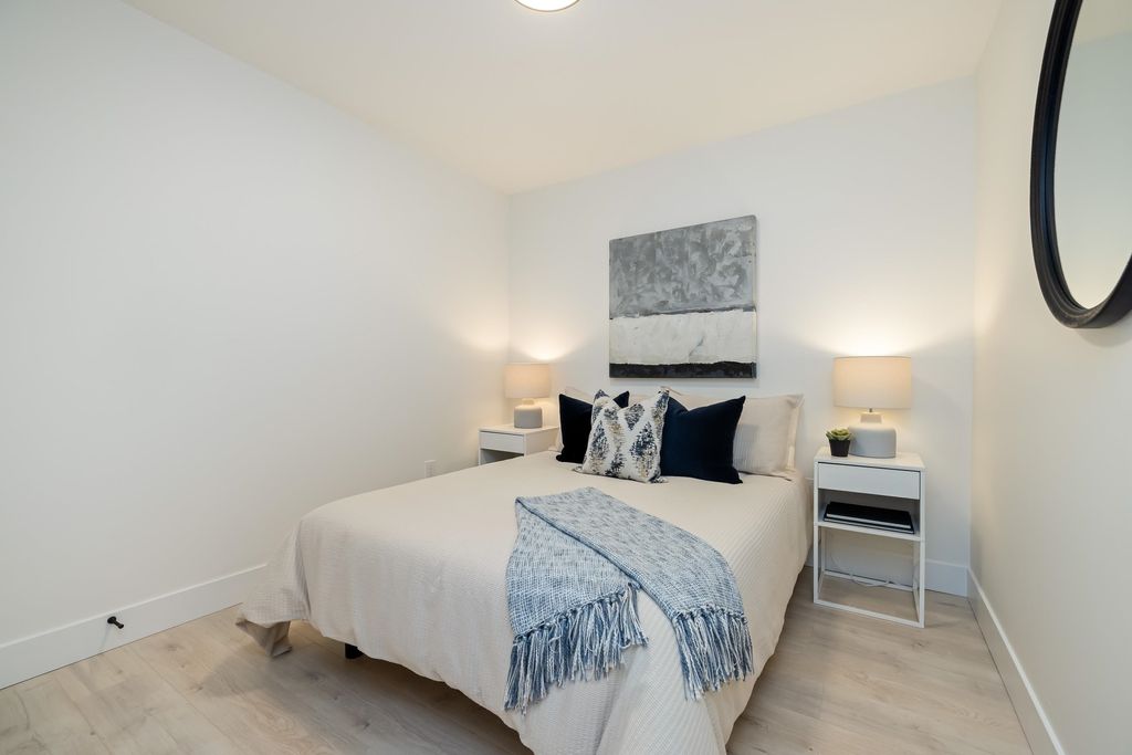 listing image 1108599900816038954