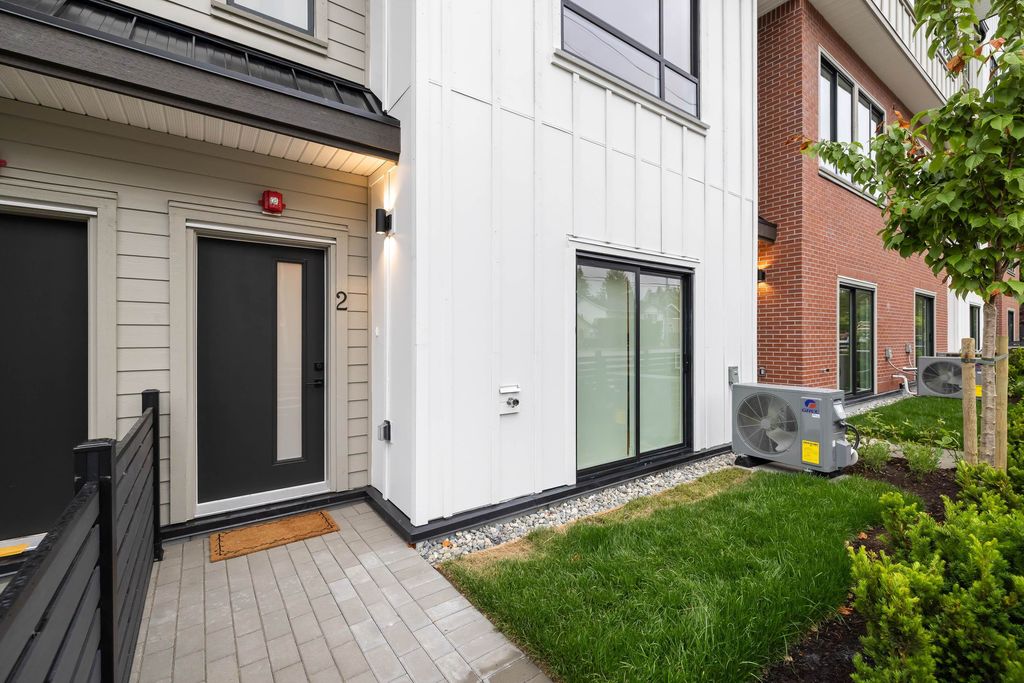 listing image 1100660040659421722