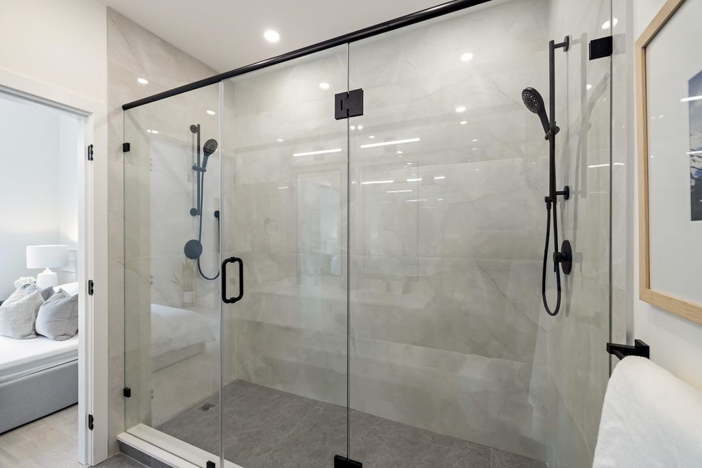 listing image 1102514425677029663