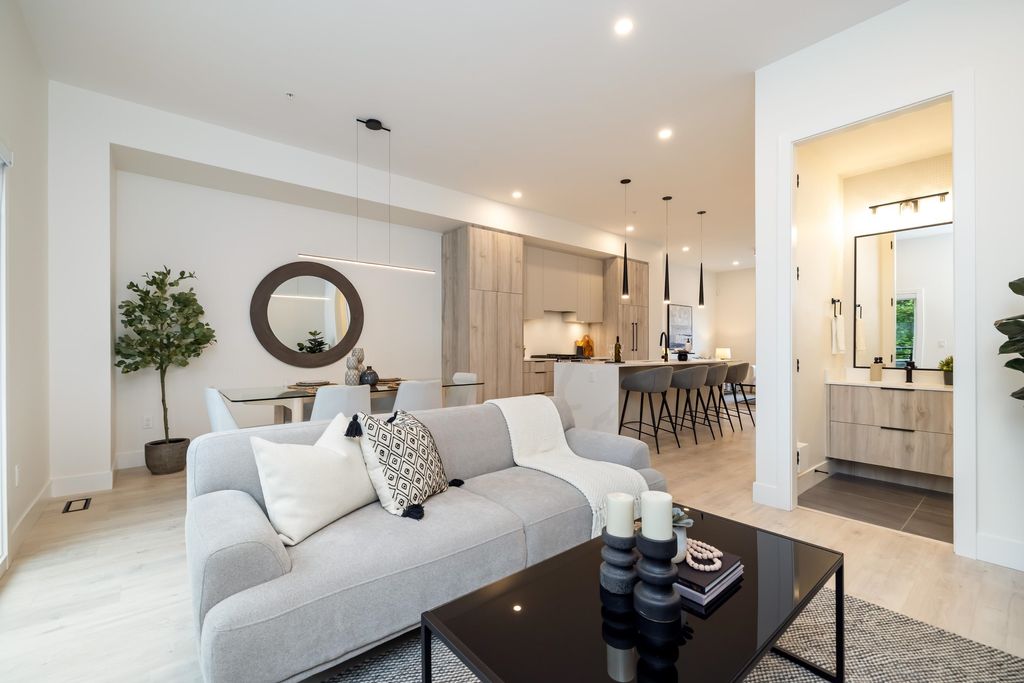 listing image 1104694131314176954
