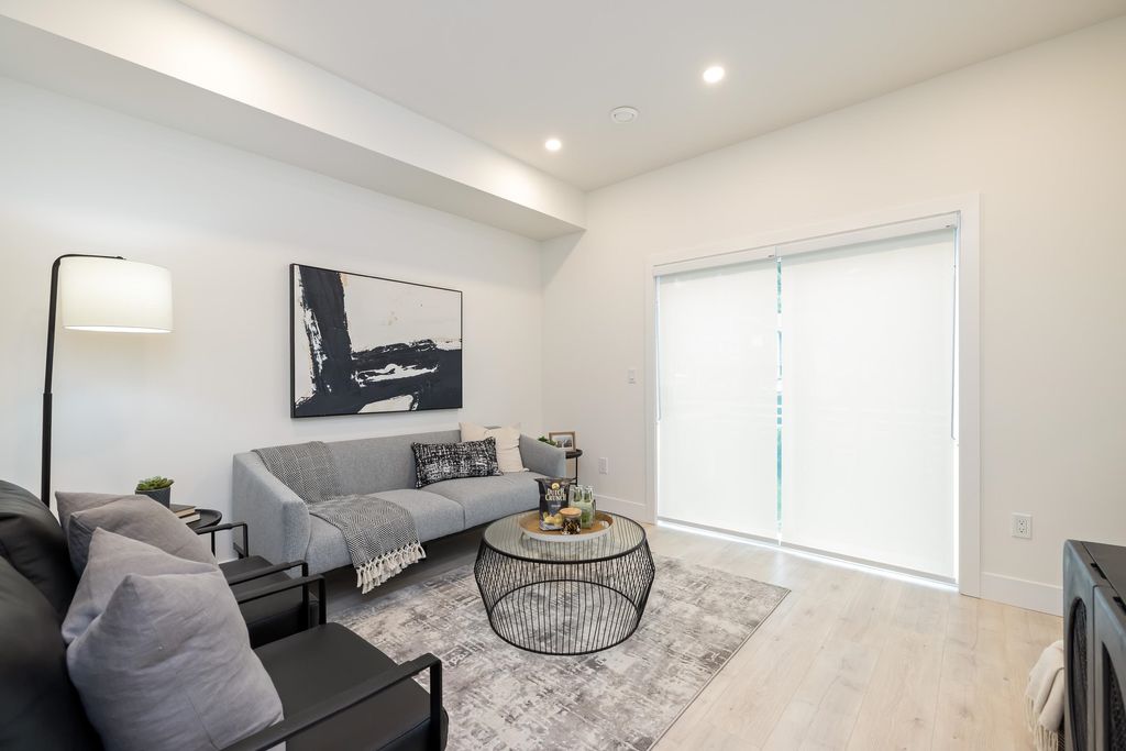 listing image 1103740356758852261