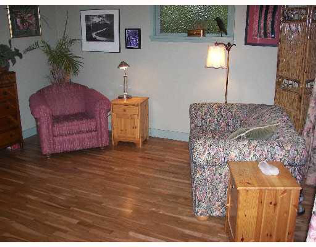 listing image 1107521547192972342