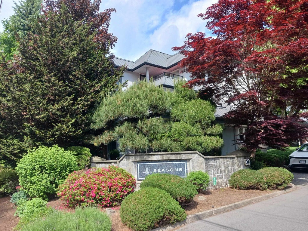 Photo of 2700 Mccallum Road #224, Abbotsford, BC V2S 6X9 (MLS # R3126042)
