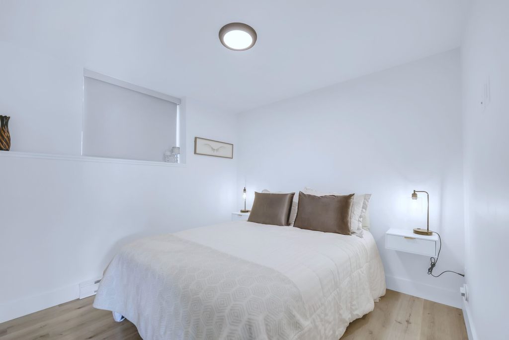 listing image 1106007255869870580