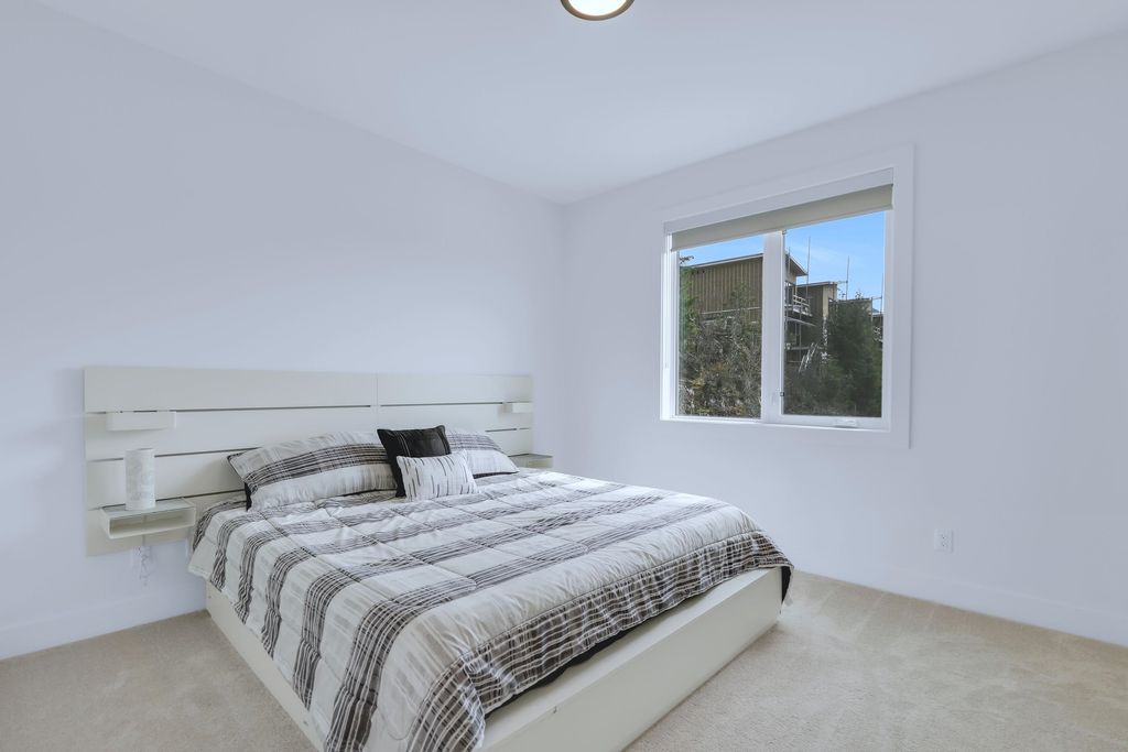 listing image 1106271273955337493