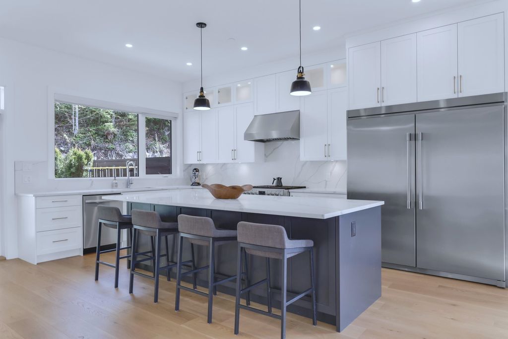 listing image 1109699767262985475