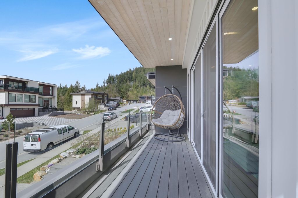 listing image 1103552691382335330