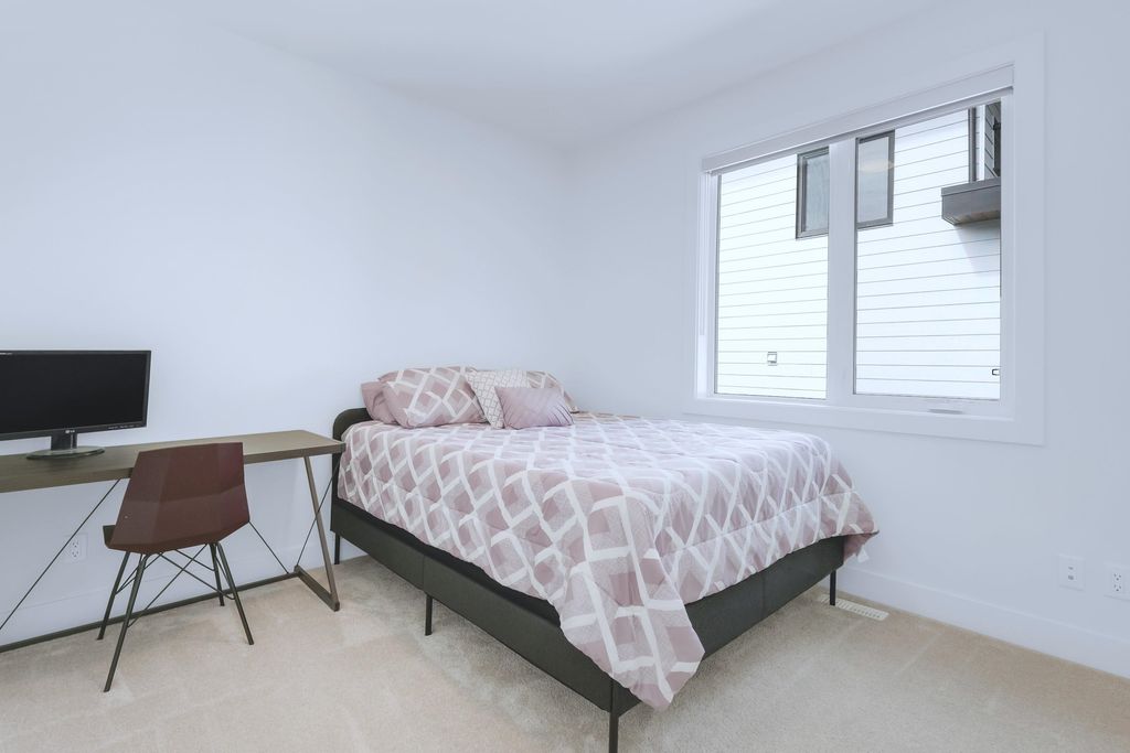 listing image 1104776761431303014