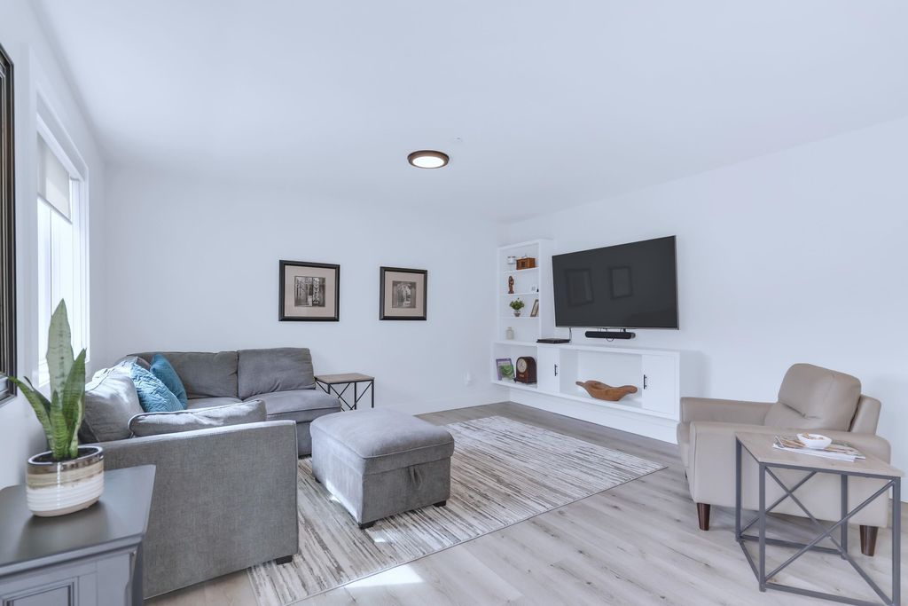 listing image 1103041335213220433