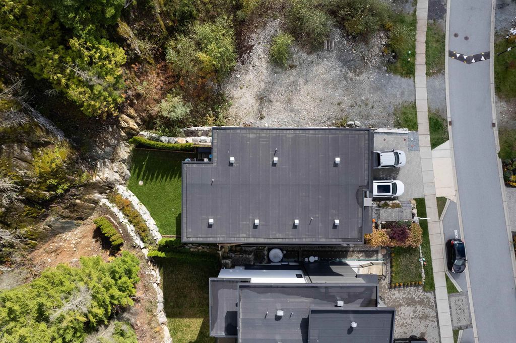 listing image 1106456960691527122