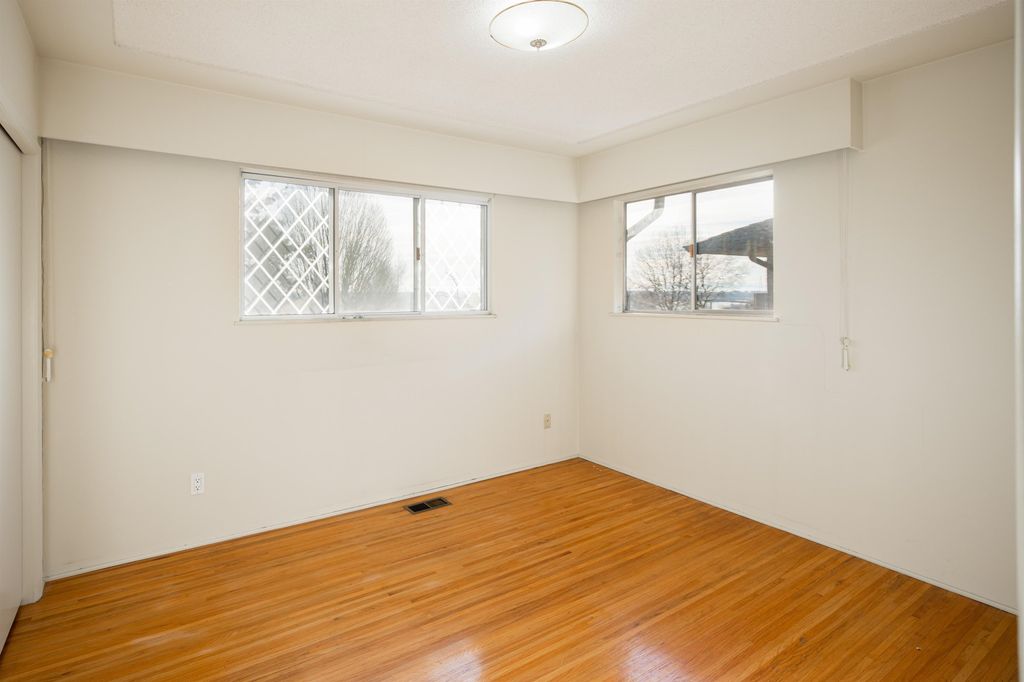 listing image 1100474507528271481