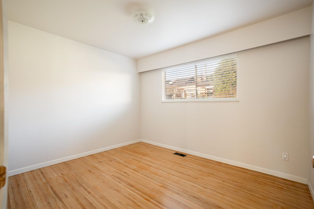 listing image 1107514802516705644