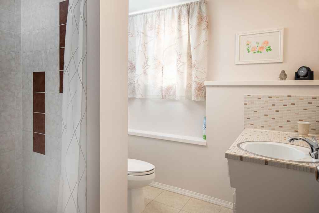 listing image 1100918047910180635