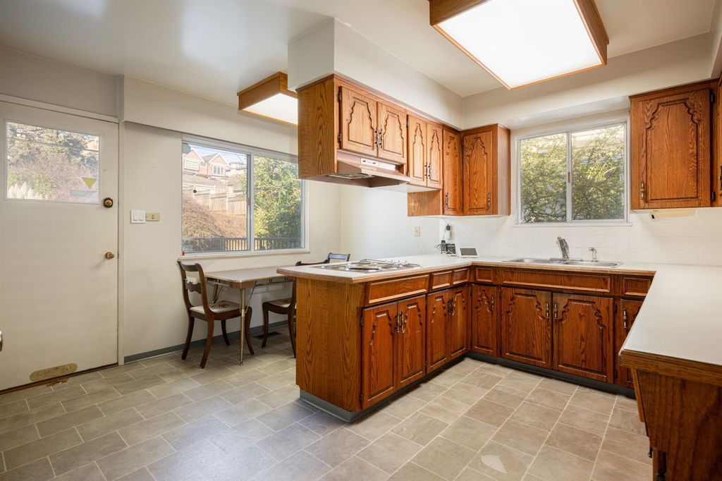 listing image 1108097024536031697