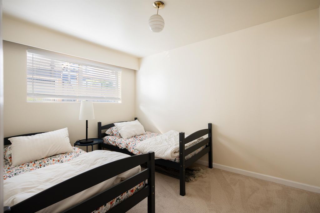 listing image 1107454899440207603