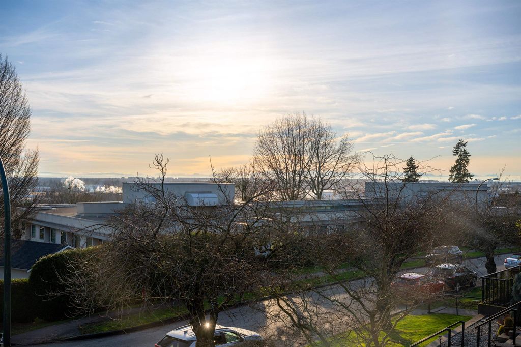 listing image 1101802391371575107