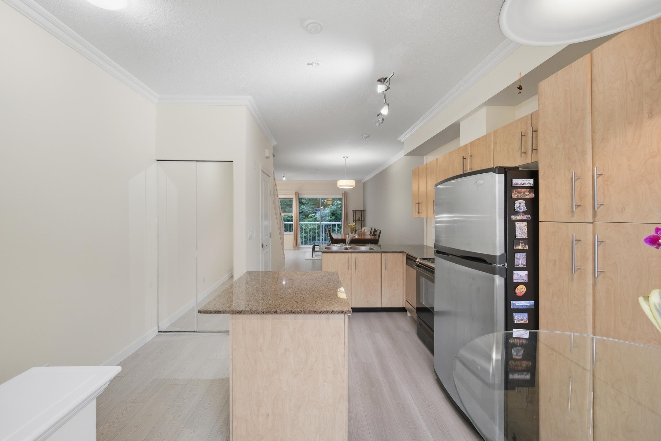 730 Farrow Street 15