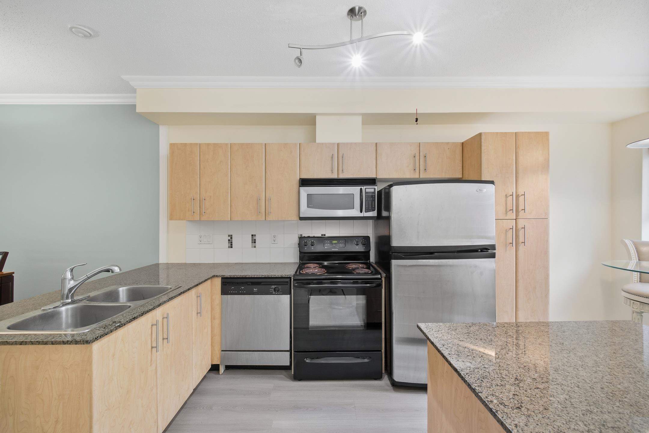 730 Farrow Street 15