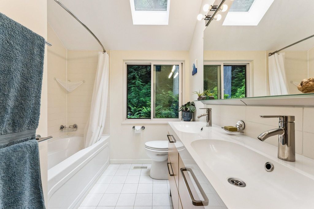 listing image 1102380025488786849