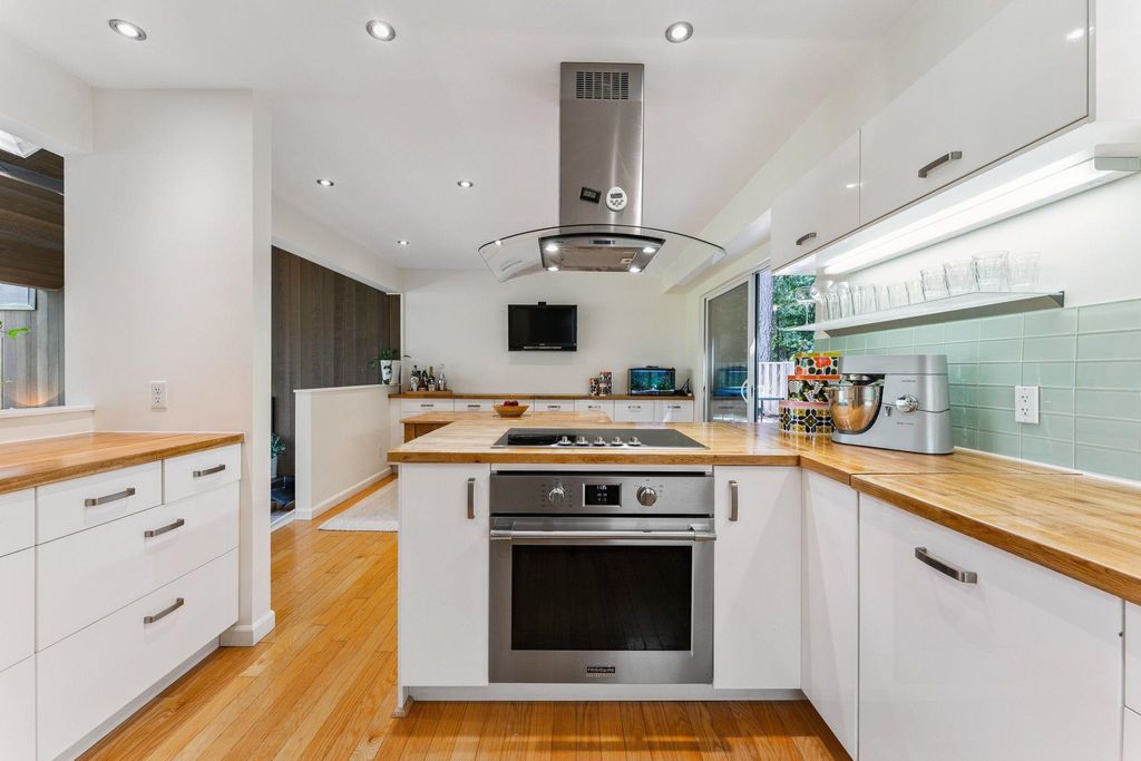listing image 1105099309402435897