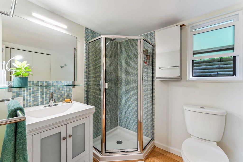 listing image 1109626259960779206