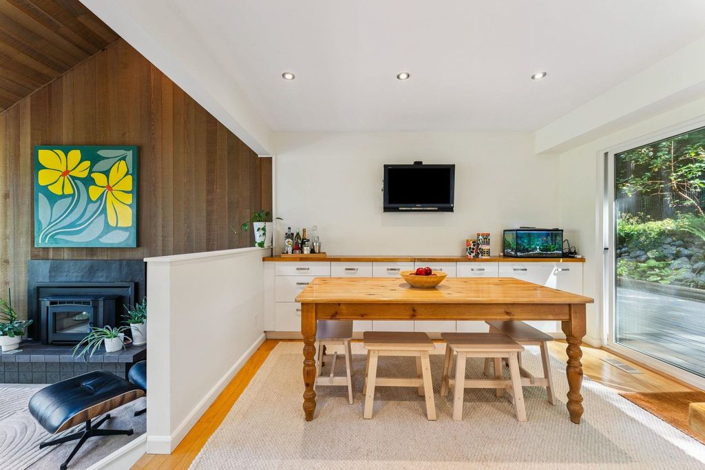 listing image 1104530300378276688
