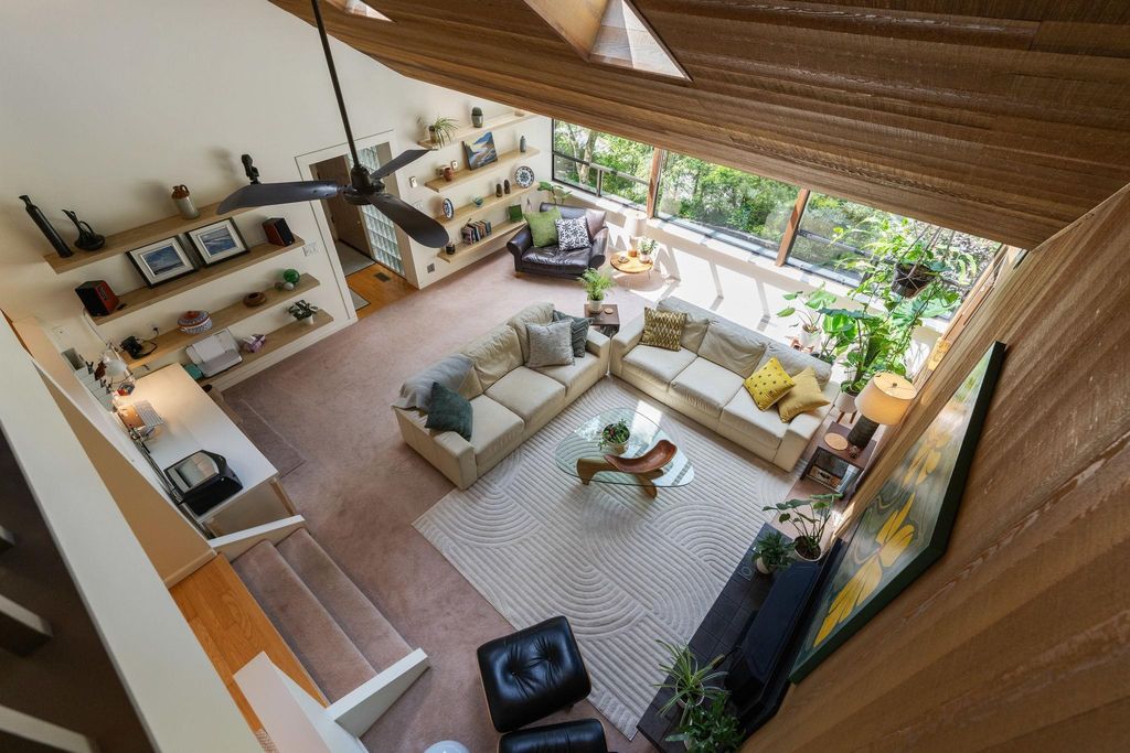listing image 1109542155917380628