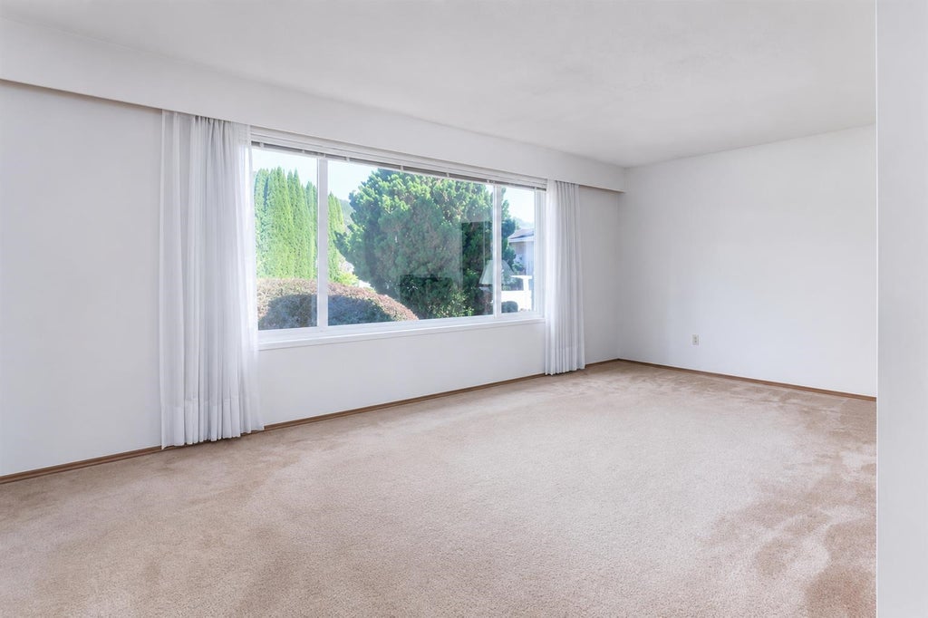 Photo of 9835 Angus Drive, Chilliwack, BC V2P 6A8 (MLS # R3149728)