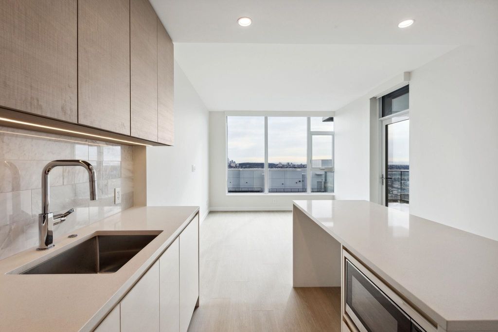 listing image 1105215909676038722