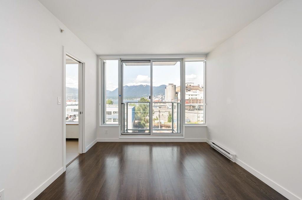 listing image 1103881643061845335