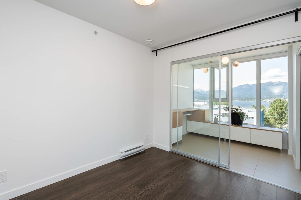 listing image 1109014535866938746