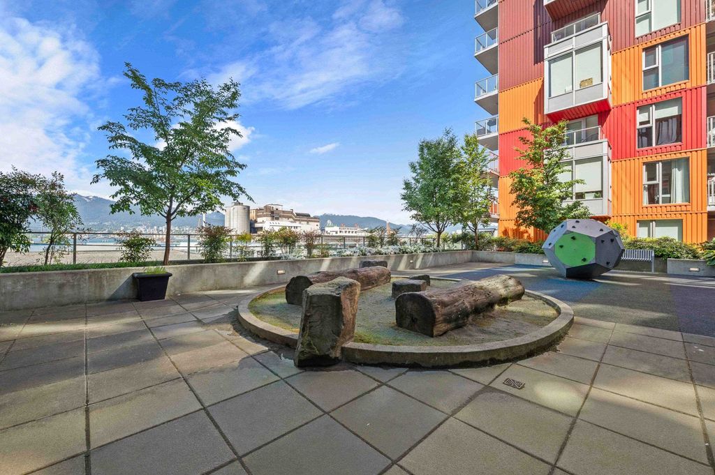 listing image 1109163144490317981