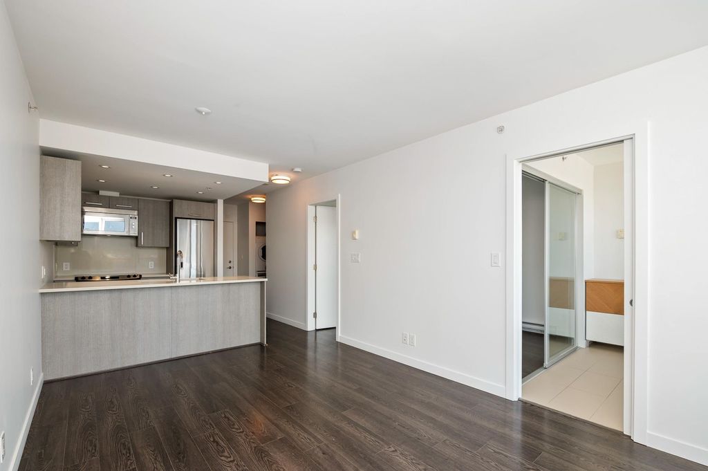 listing image 1104336754520412333