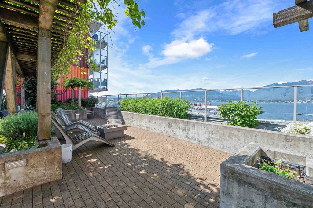 listing image 1100846897391592762