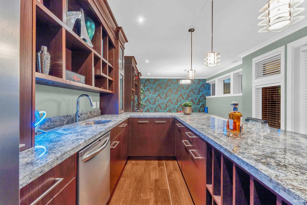 listing image 1104416697744547783