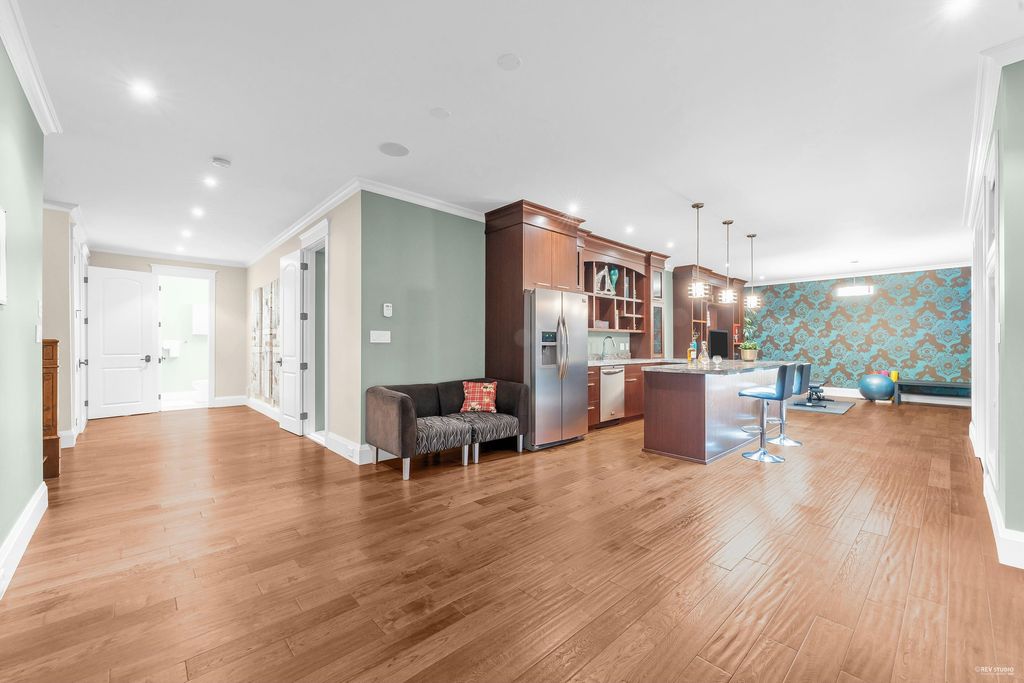 listing image 1103220145215120609
