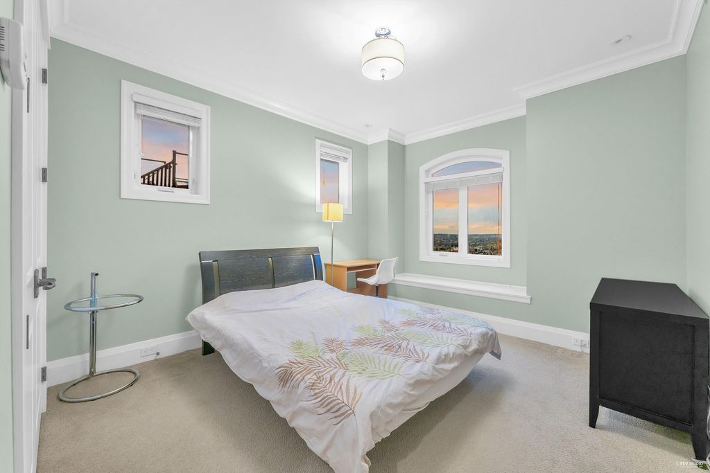 listing image 1108008357554157463