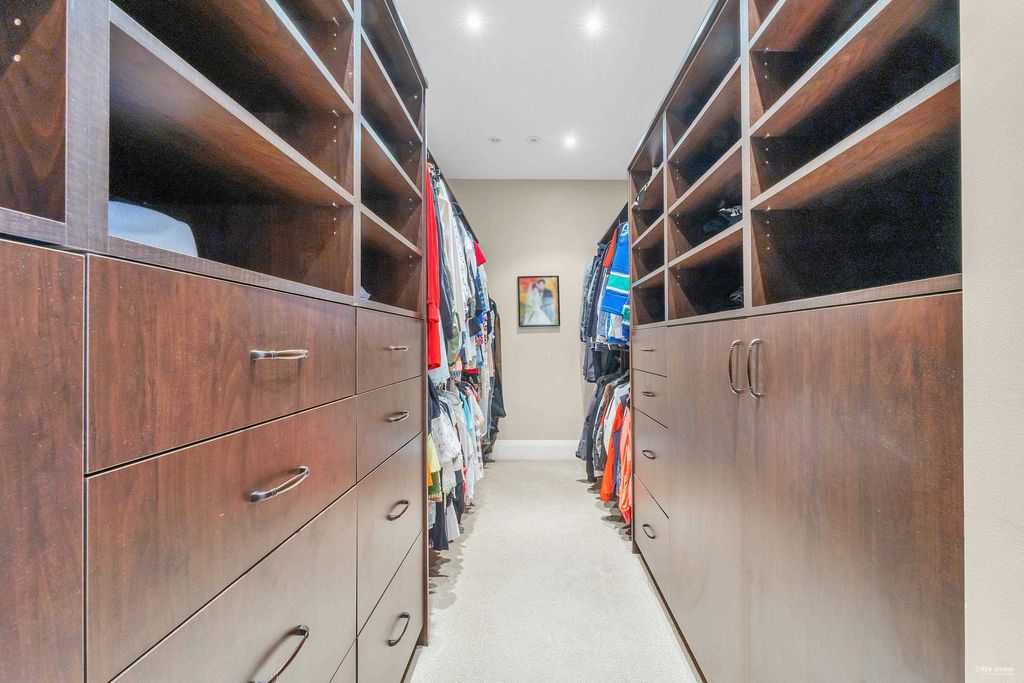 listing image 1109304286496851394