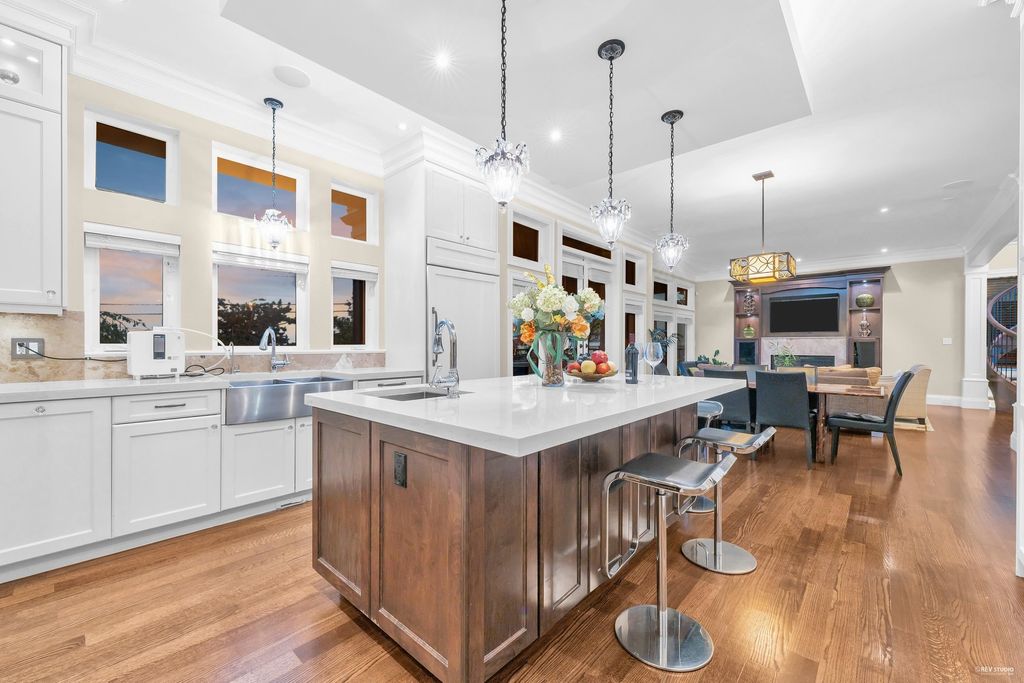 listing image 1101992160167580353