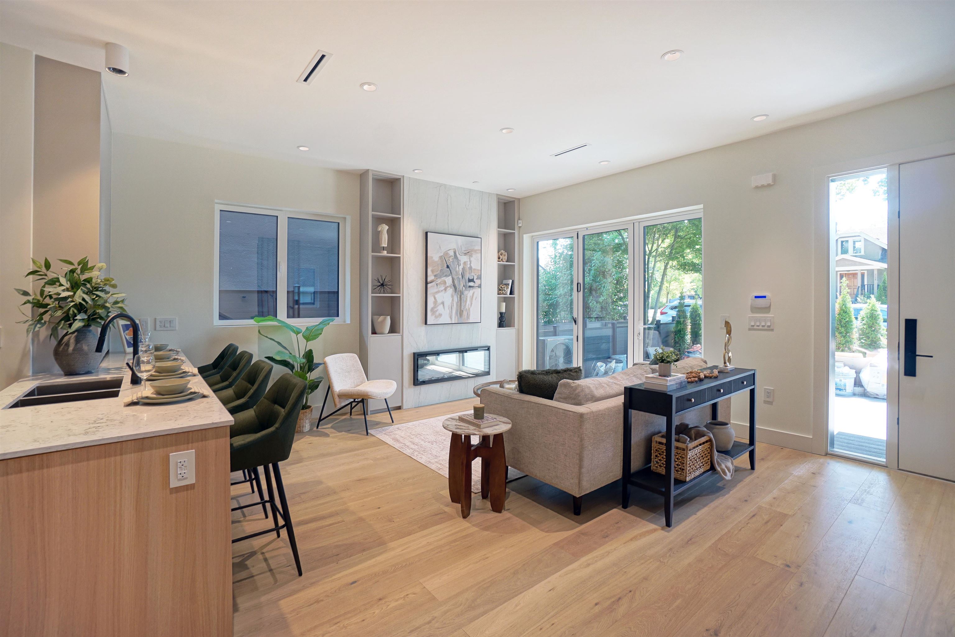3315 W 10th Street 1