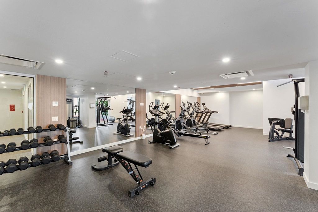 listing image 1106310877745868879