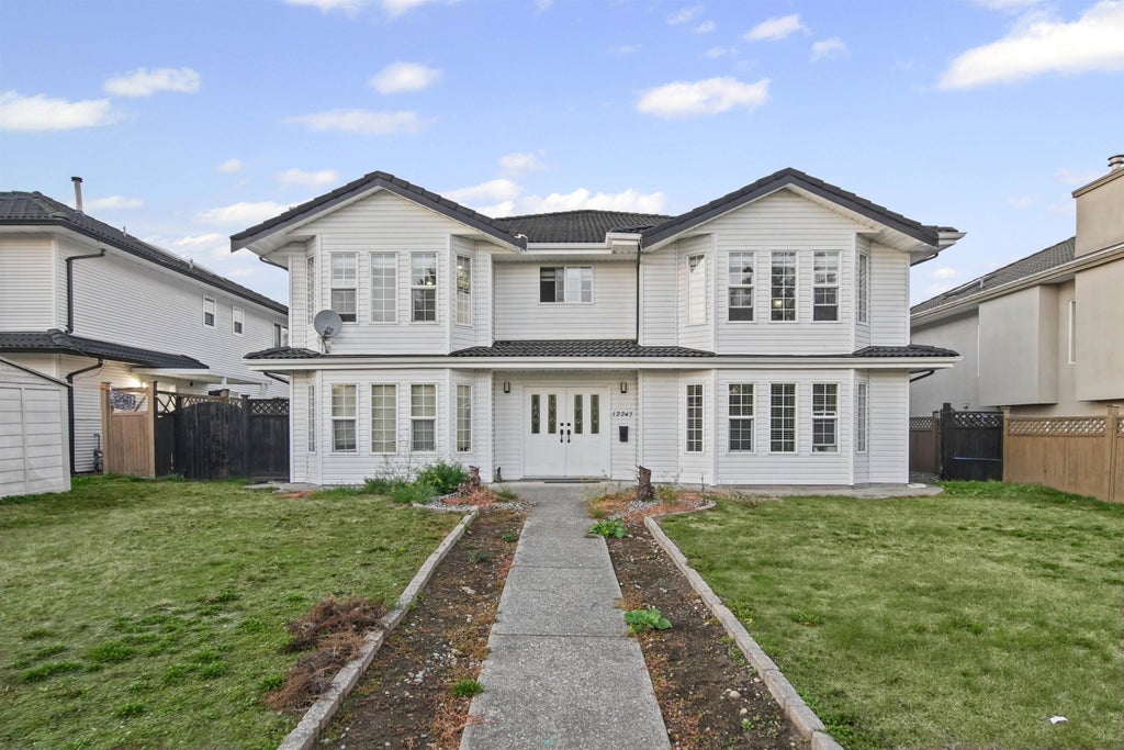 Photo of 12247 64 Avenue, Surrey, BC V3W 1W6 (MLS # R3175084)