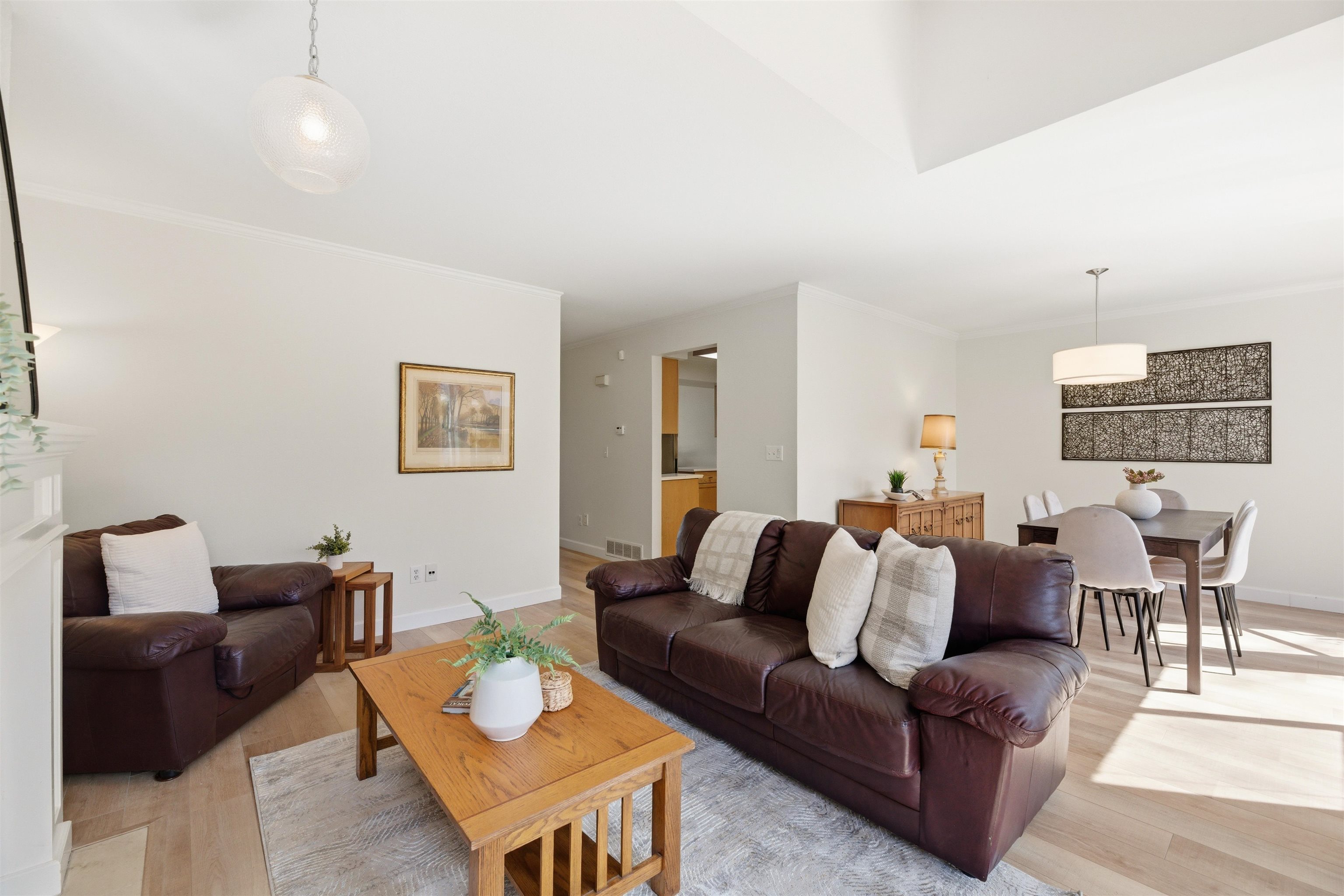 10538 153 Street 103