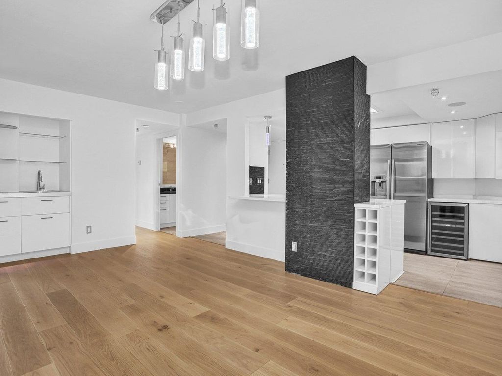 listing image 1104452891720106439