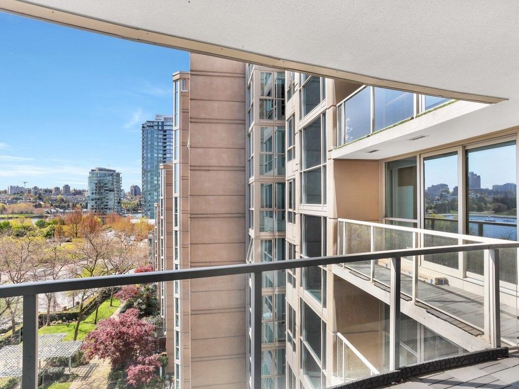 listing image 1100857859476621371