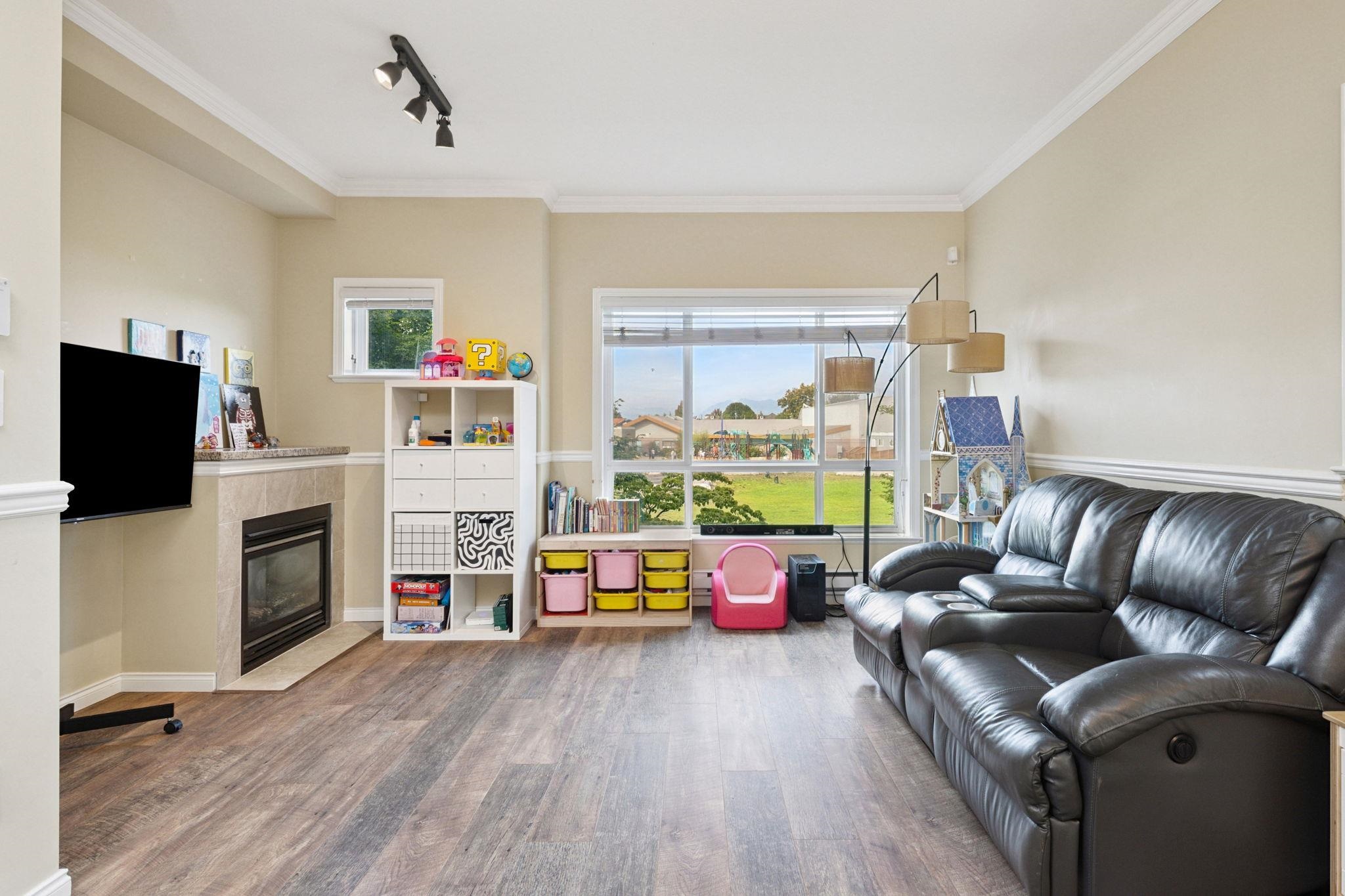 9451 Granville Avenue 16